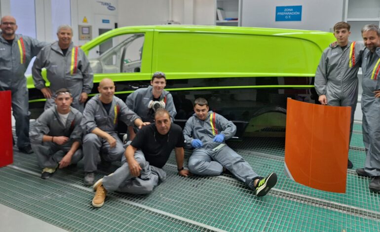  NEXA AUTOCOLOR® acerca las ventajas de la línea Turbo® Vision a un grupo de pintores especialistas en V.I.